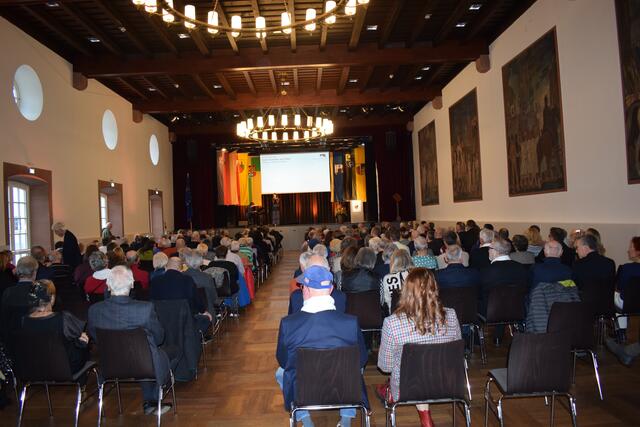 Gut besuchter Neujahrsempfang im Hohenstaufensaal | Foto: Jürgen Bender