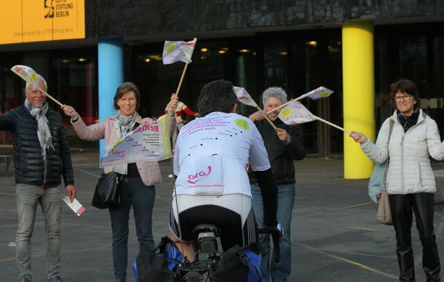 Ankunft vom "Protestradler" Rudi Birkmeyer in Berlin 2019 | Foto: Claus Wulff