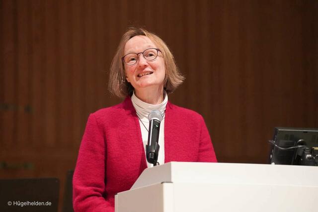 Grußworte von Pfarrerin Luise Helm | Foto: Hügelhelden