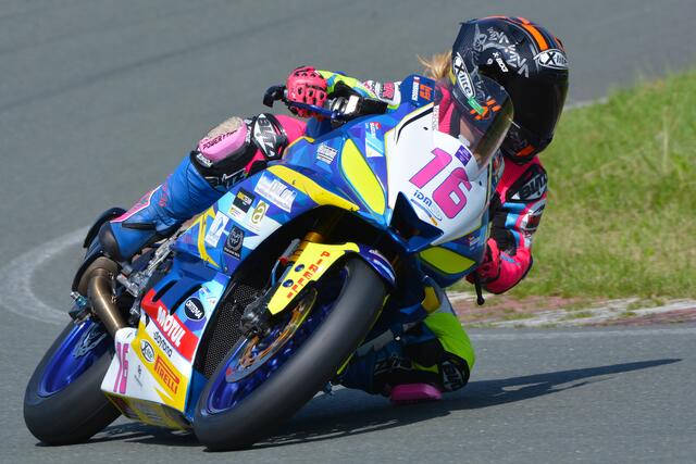 Lucy Michel ging ab 2020 drei Jahre in der IDM in der 300 ccm Supersport-Klasse an den Start | Foto: Thomas Haas