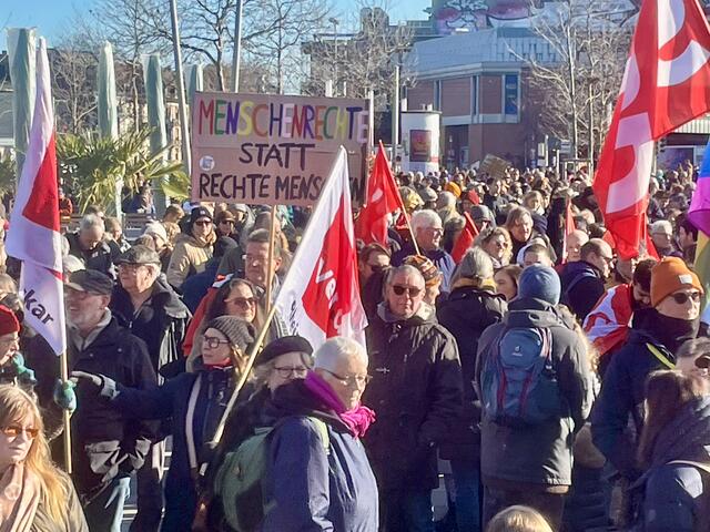 "Wir sind die Brandmauer"  | Foto: Roland Kohls