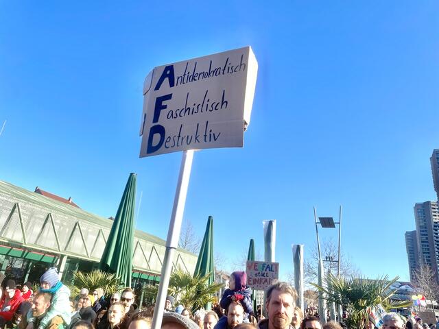 "Wir sind die Brandmauer"  | Foto: Roland Kohls