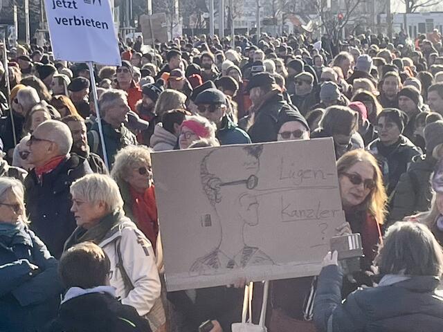 "Wir sind die Brandmauer"  | Foto: Roland Kohls
