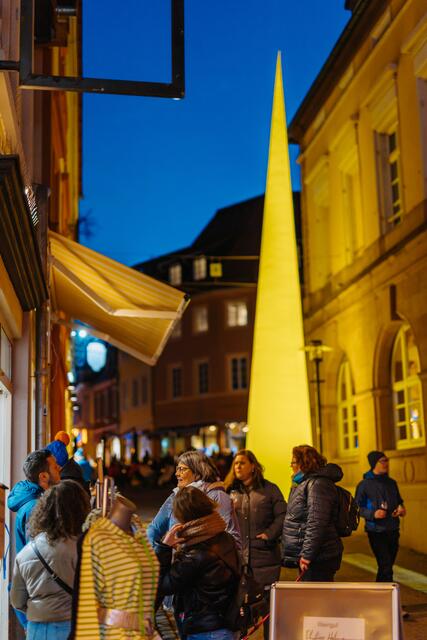 Shoppen, Wein und Lichtshows - besser geht's nicht. | Foto: Lena Geib Photographie