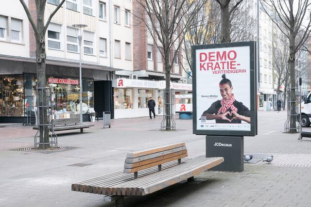 ... in der Fußgängerzone Bismarckstraße ... | Foto: Prot. Dekanat LU/Wagner