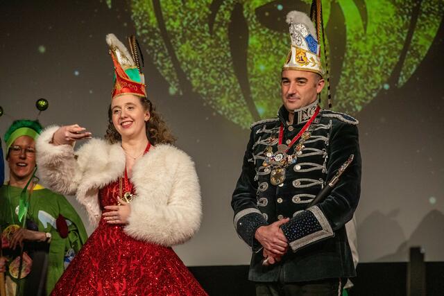 Stadtprinzessin Sarah I. von den Rheinauer Sandhase_Prinz des großen Feuerio Marco II,  | Foto: Wolfgang Neuberth