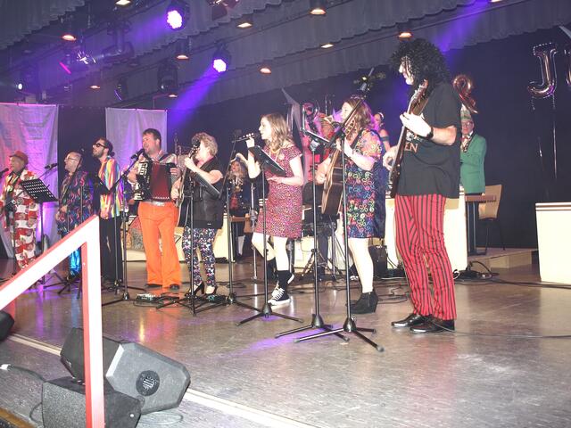 Ausschnitte aus der Prunksitzung | Foto: Werner Schmidhuber