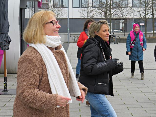 Beate Steeg und Eva-Maria Uebel beim Tanz | Foto: Brigitte Melder