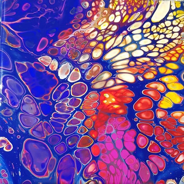 Titel: Mea Culpa
Entstehungsjahr: 2021
Medium: Acrylic Pouring auf Leinwand (20x20cm)
Technik: Wandering Flip Cup | Foto: Manuel Grümmer