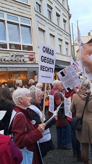 Omas gegen rechts | Foto: Kathrin Köhler