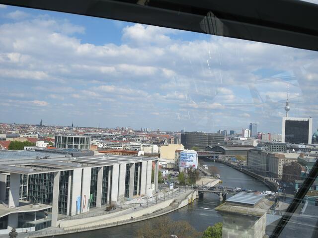 Blick über Berlin aus der Kuppel des deutschen Bundestags | Foto: Julia Glöckner