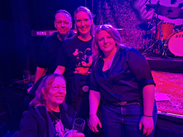 Fans der ersten Stunde in der ersten Reihe | Foto: Brigitte Melder