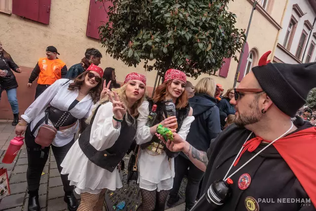 beste Stimmung beim Germersheimer Fastnachtsumzug 2025 | Foto: Paul Needham