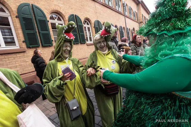 beste Stimmung beim Germersheimer Fastnachtsumzug 2025 | Foto: Paul Needham