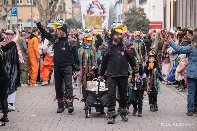 beste Stimmung beim Germersheimer Fastnachtsumzug 2025 | Foto: Paul Needham