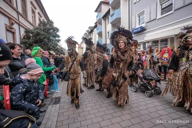 beste Stimmung beim Germersheimer Fastnachtsumzug 2025 | Foto: Paul Needham