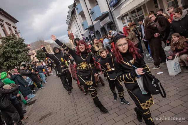 beste Stimmung beim Germersheimer Fastnachtsumzug 2025 | Foto: Paul Needham