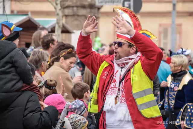 beste Stimmung beim Germersheimer Fastnachtsumzug 2025 | Foto: Paul Needham