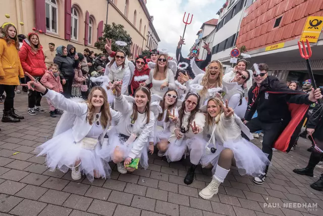 beste Stimmung beim Germersheimer Fastnachtsumzug 2025 | Foto: Paul Needham