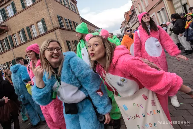 beste Stimmung beim Germersheimer Fastnachtsumzug 2025 | Foto: Paul Needham