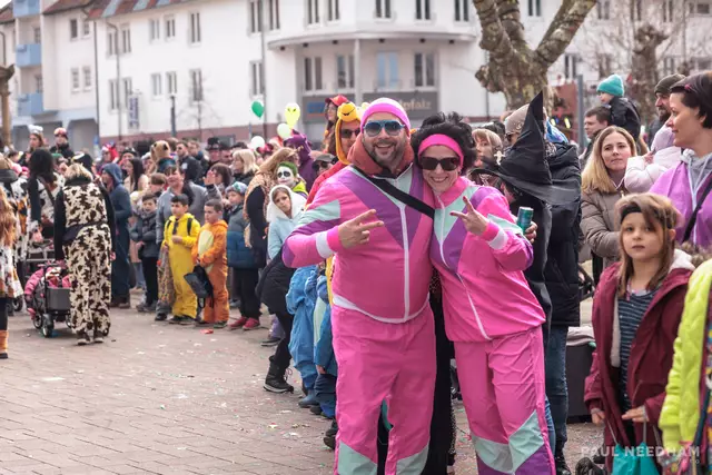 beste Stimmung beim Germersheimer Fastnachtsumzug 2025 | Foto: Paul Needham