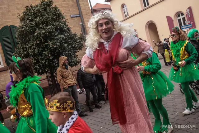 beste Stimmung beim Germersheimer Fastnachtsumzug 2025 | Foto: Paul Needham