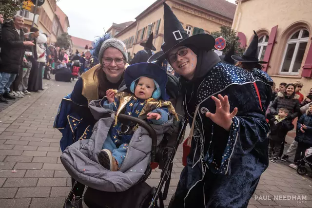 beste Stimmung beim Germersheimer Fastnachtsumzug 2025 | Foto: Paul Needham