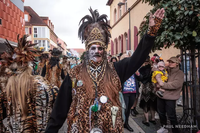 beste Stimmung beim Germersheimer Fastnachtsumzug 2025 | Foto: Paul Needham