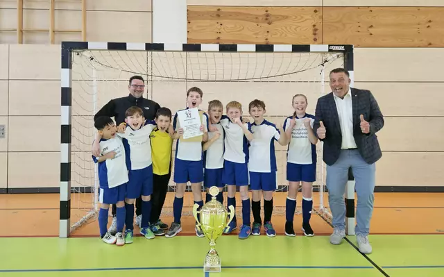 Die Sieger des Fußballturniers der kleinen Grundschulen im Rhein-Pfalz-Kreis | Foto: Pressestelle Rhein-Pfalz-Kreis
