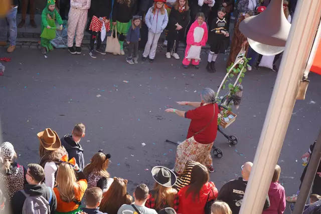 Kurzer Zwischenstopp für eine Laola-Welle | Foto: Katharina Wirth
