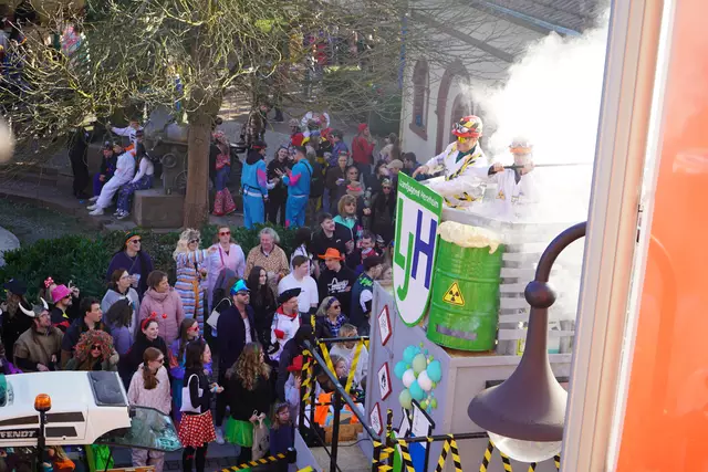 Die Landjugend Herxheim mit einem Chemiker-Motto | Foto: Katharina Wirth