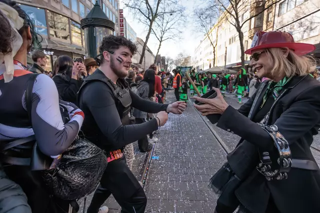 Lebensfreude pur - Straßenfastnacht in Karlsruhe - 2025 | Foto: Paul Needham