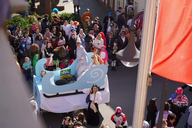 ... wird natürlich direkt Wurfmaterial herausgesucht und die Wurfhand rausgeholt... | Foto: Katharina Wirth