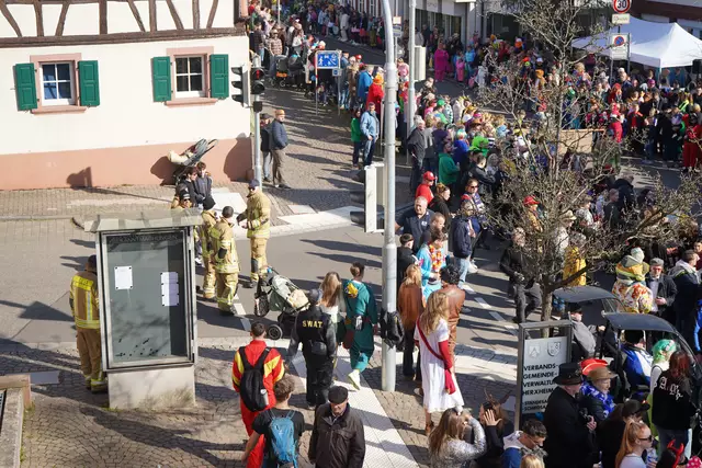 Die Feuerwehr stand am Straßenrand allzeit bereit | Foto: Katharina Wirth