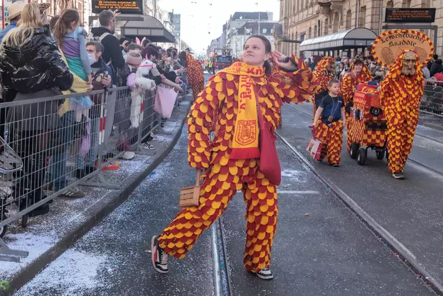  91. Karlsruher Fastnachtsumzug unter dem Motto „So bunt wie's Lebe ebe!“ | Foto: Paul Needham