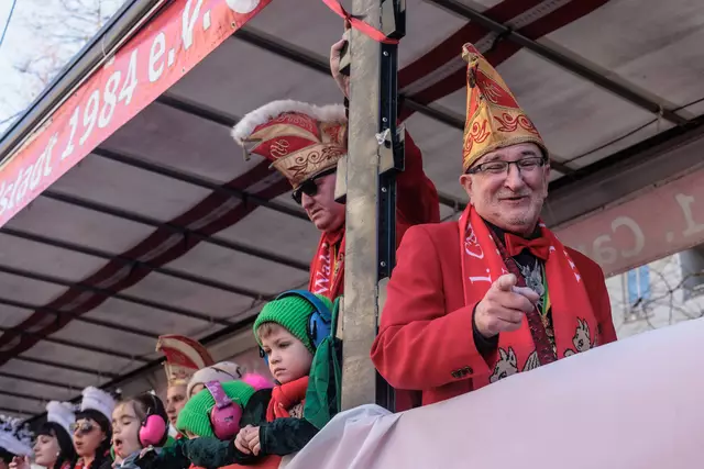  91. Karlsruher Fastnachtsumzug traditionell am Faschingsdienstag | Foto: Paul Needham