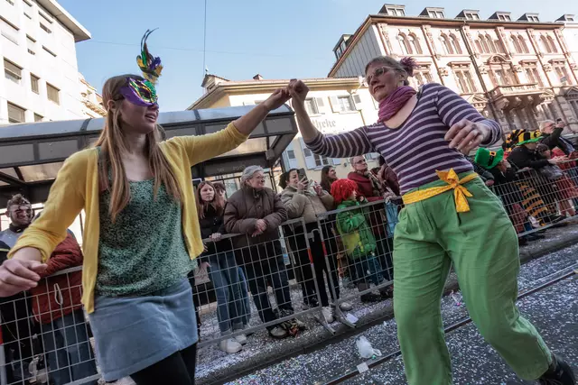  91. Karlsruher Fastnachtsumzug unter dem Motto „So bunt wie's Lebe ebe!“ | Foto: Paul Needham