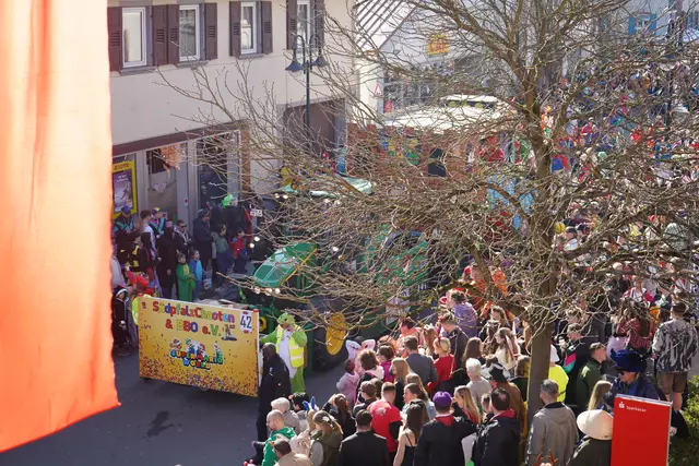 Die SüdpfalzChaoten und der BBO e.V. aus Ottersheim mit einem Super Mario World Wagen | Foto: Katharina Wirth