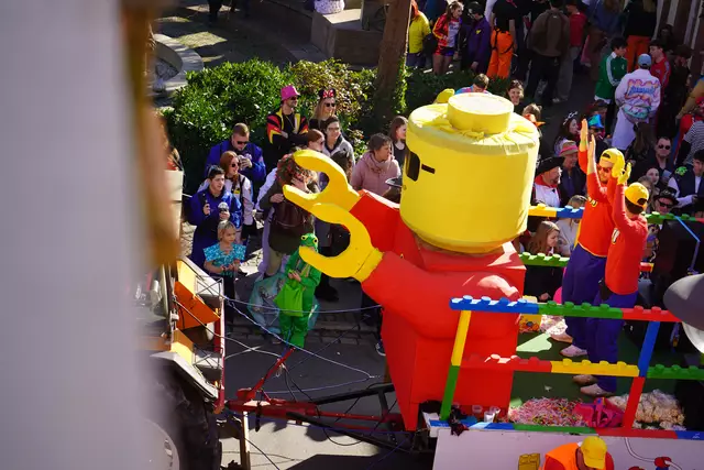 und passenden  Kostümen zur obligatorischen Legofigur | Foto: Katharina Wirth