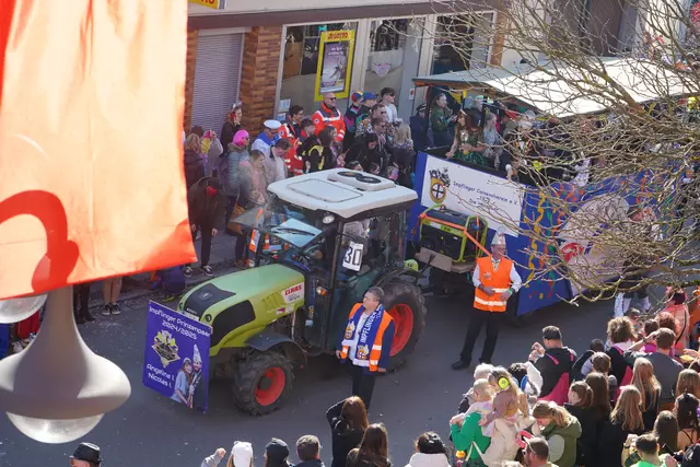 Das Impflinger Prinzenpaar mit dem Impflinger Carnevalsverein | Foto: Katharina Wirth