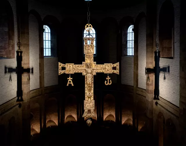 Triumphkreuz im Chorraum des Speyerer Doms | Foto: Klaus Landry / Domkapitel Speyer