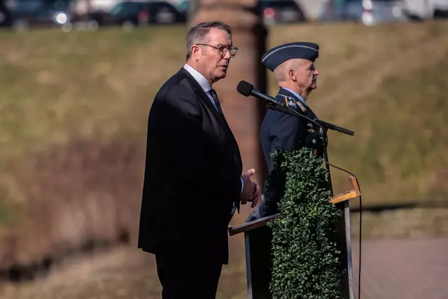 Öffentliches Bundeswehr-Gelöbnis in Germersheim März 2025: Ministerpräsident Alexander Schweitzer hielt die Gelöbnisrede | Foto: Paul Needham