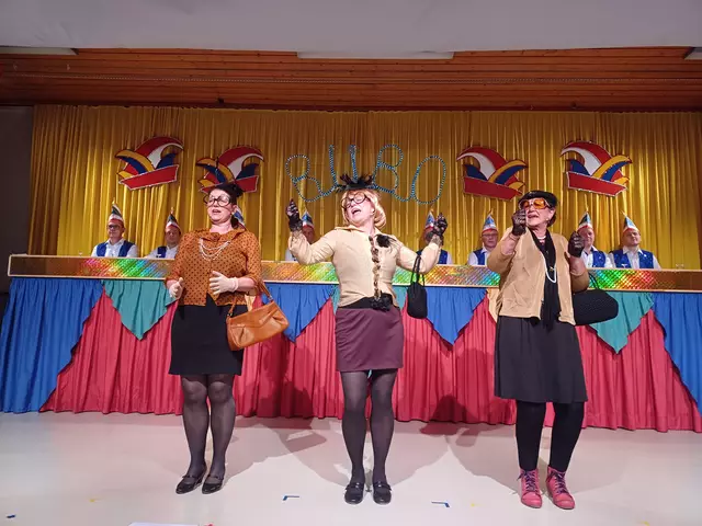 Gabana, die drei Mädls Gabi Schwarz, Nadine Kauth und Andrea Sprenger waren alle wieder zu haben, weil Sie Ihre Männer ausgeschaltet hatten und brachten musikalisch die Auswirkung von Hefe auf den weiblichen Körper zum Ausdruck. | Foto: Katja Pretz