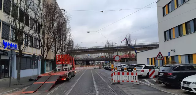 Aktuell für Kfz gesperrt - Die Berliner Straße auf Höhe der Hochstraße Süd | Foto: Foto: VCD