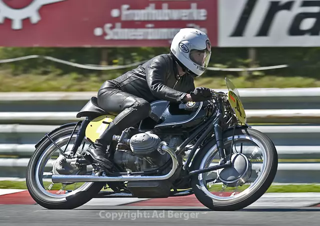 Lothar John auf der BMW 500 ccm | Foto: Ad Berger