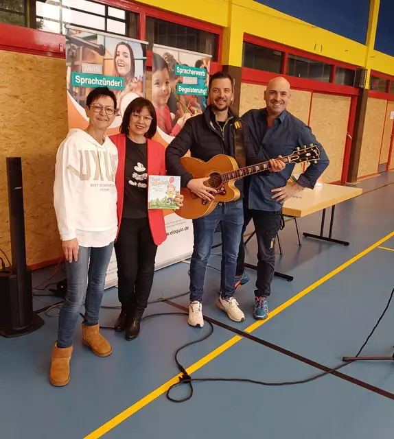 v.r. Jörg Schreiner, Dr. Moritz Henninger, Christine Siefermann, Daniela Milbich | Foto: Stadtbibliothek Waghäusel