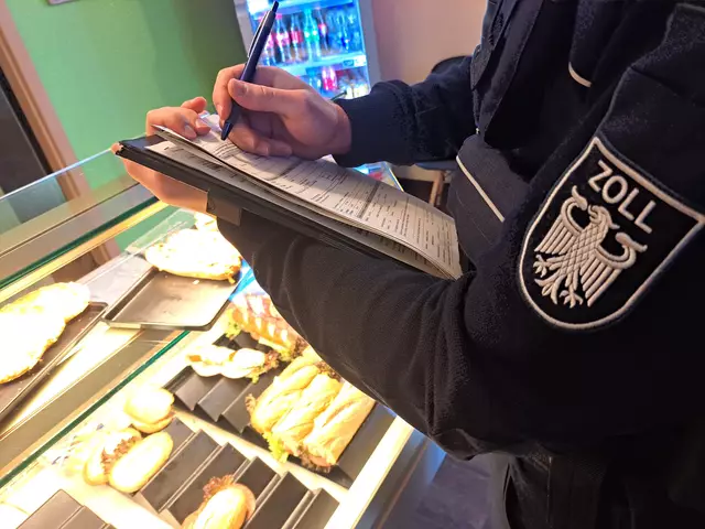 Zollbeamte überprüften auch Bäckereien | Foto: Hauptzollamt Saarbrücken/gratis