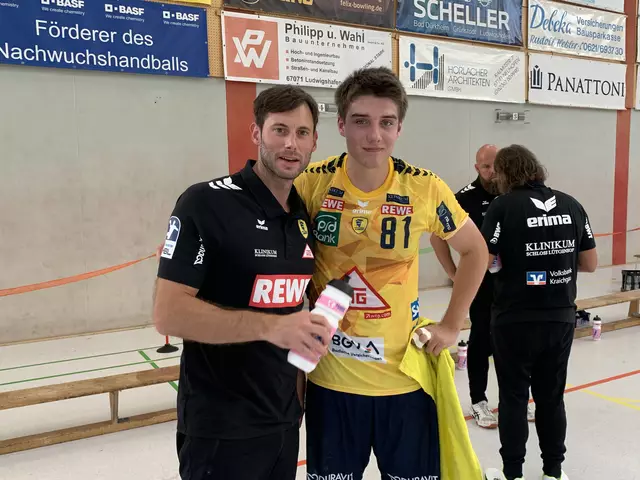 Uwe Gensheimer (links) von den Rhein-Neckar Löwen mit Magnus Grupe | Foto: Michael Sonnick