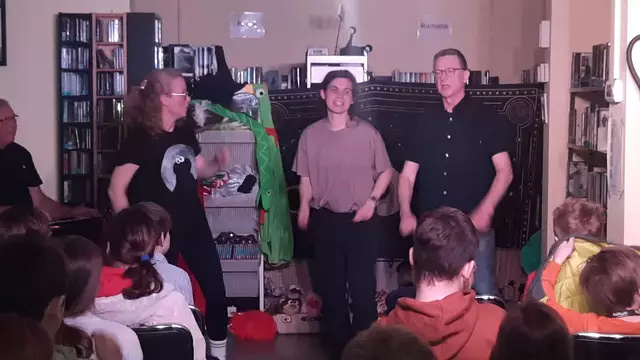 Geschichtenerfinder in der Zweigstelle der Stadtbibliothek Friedrichsfeld | Foto: Kristin Hätterich