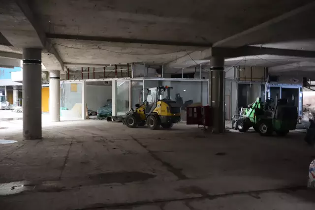 Der Gang führte ins Herz des Centers.  | Foto: Julia Glöckner